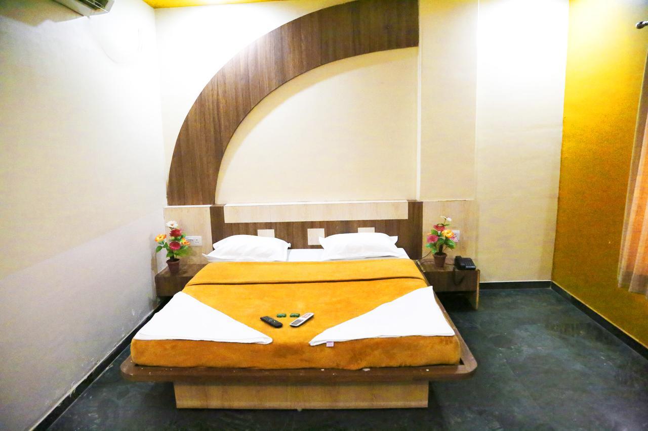 Hotel Three G Shirdi Exterior foto